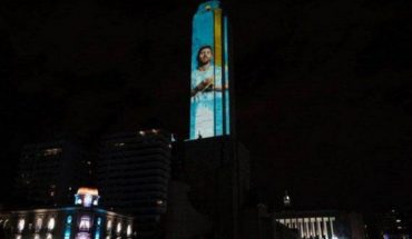 El Monumento a la Bandera proyectó imágenes en aliento a la Selección Argentina