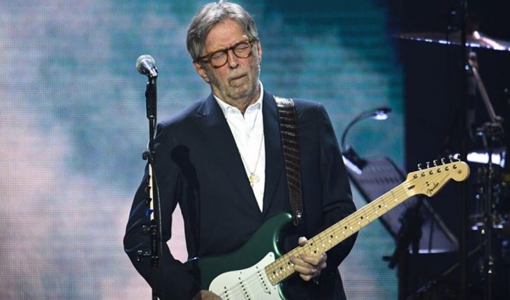 Eric Clapton se negará a tocar en lugares donde exijan carnet de vacunación