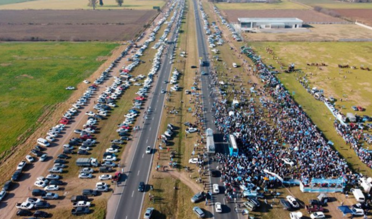 Protesta del campo: manifestantes se movilizan en San Nicolás contra el gobierno