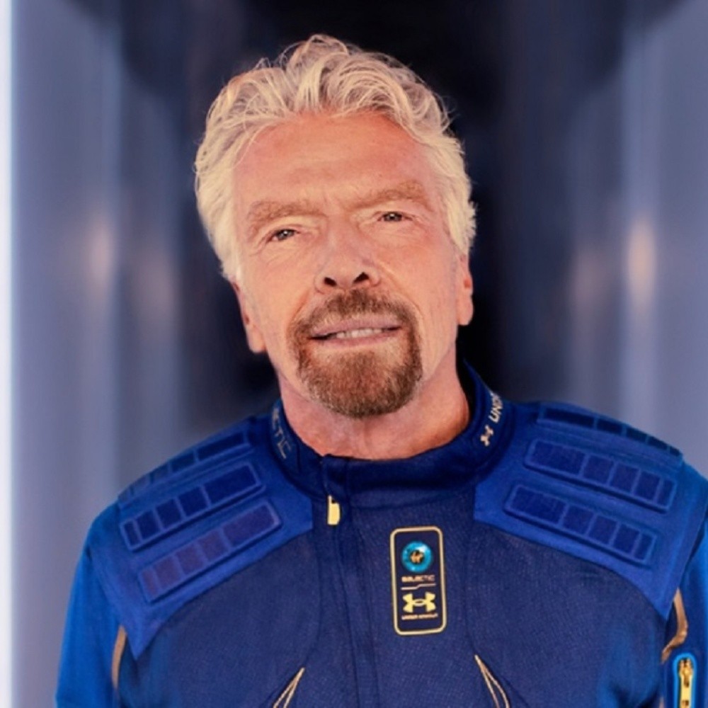 Richard Branson arranca el turismo espacial