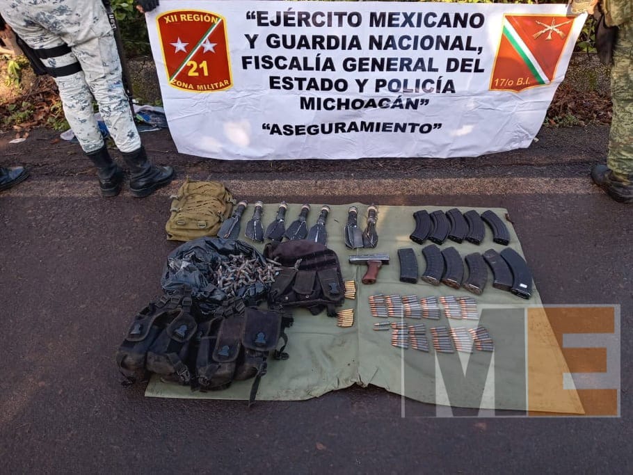 Tras violencia en Tarecuato, militares y policías detienen a dos y aseguran arsenal y 2 vehículos