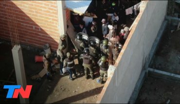 Video: DERRUMBE DE VIVIENDAS EN BUDGE | 5 detenidos: imputados por vender terrenos sin títulos y estafas