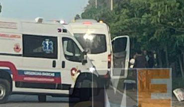 Vuelca minivan en el boulevard Costero deja un muerto y un lesionado