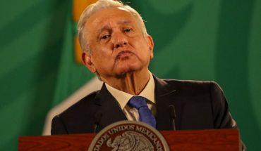 translated from Spanish: AMLO criticizes the INE for sanctioning Samuel Garcia