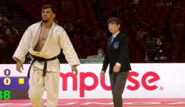 translated from Spanish: An Algerian judoka resigned from Tokyo 2020 to not face his Israeli colleague