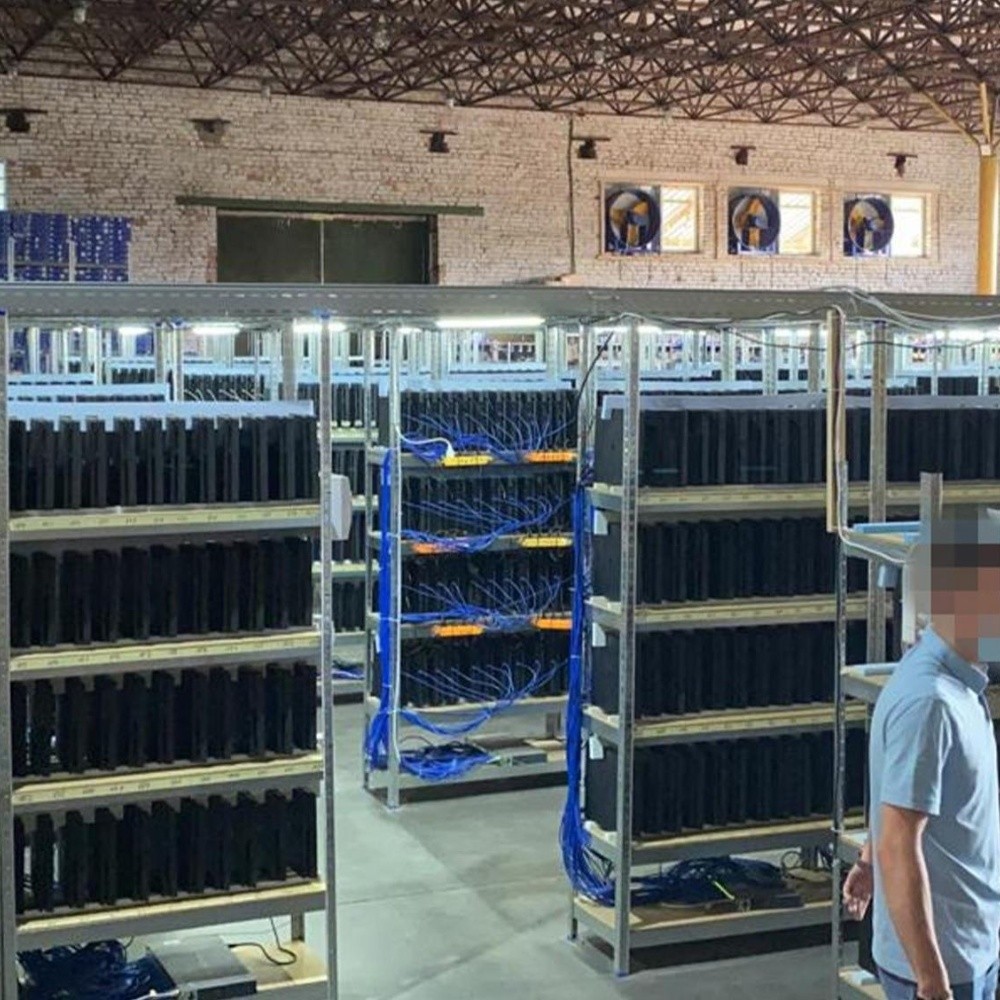 Arman farm to mine bitcoin with more than 3,000 PlayStation 4
