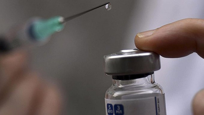 Brazilian authorities investigate tens of thousands of irregular accesses to a third vaccine for Covid-19