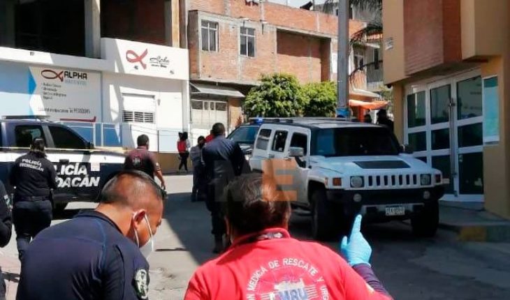 translated from Spanish: Driver of a Hummer is injured when he is shot in Tarímbaro, Michoacán