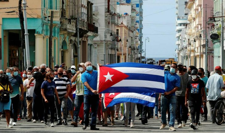translated from Spanish: Fake messages on social networks about events in Cuba