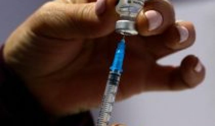 translated from Spanish: From next week: Chileans and resident foreigners will be able to approve anti-covid vaccines received outside the country