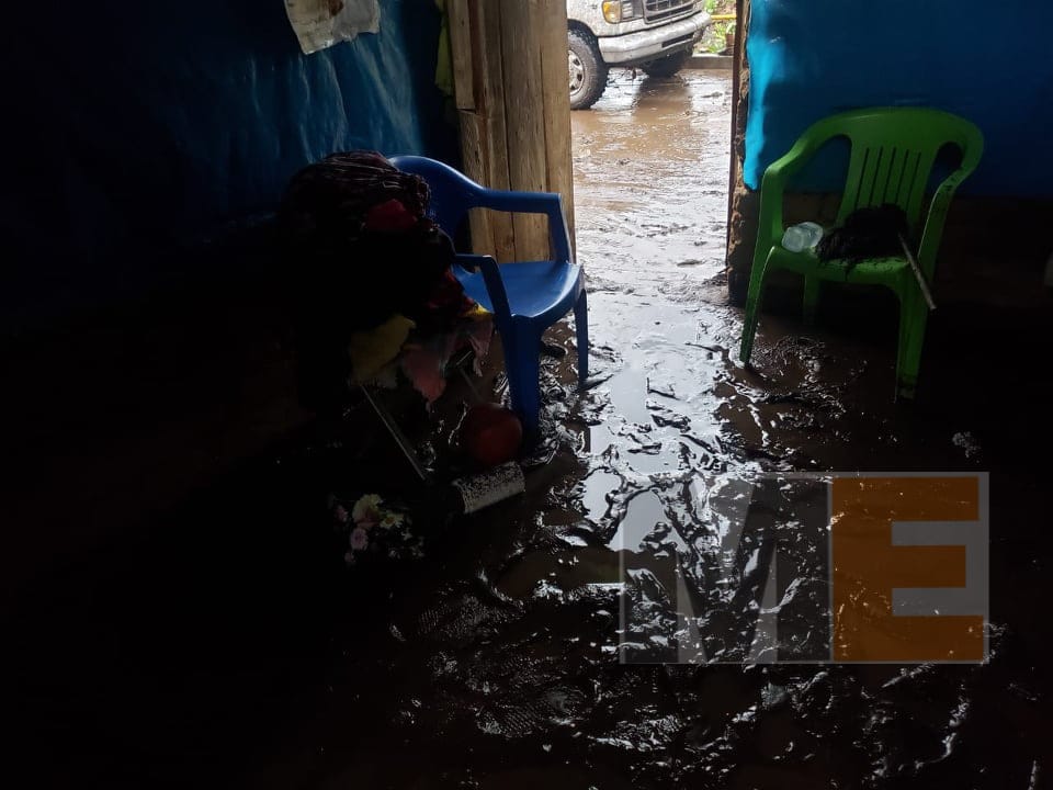 It overflows river in Tacuro; water and mud sweep away everything in its path