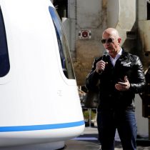 Jeff Bezos thanks Amazon customers and employees for paying for his spaceflight