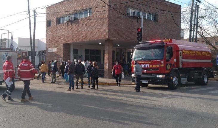 translated from Spanish: Pacheco hospital fire: boarding officers and staff evacuated