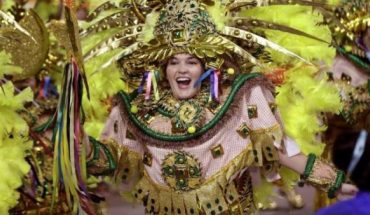 translated from Spanish: Rio de Janeiro carnival confirmed for 2022