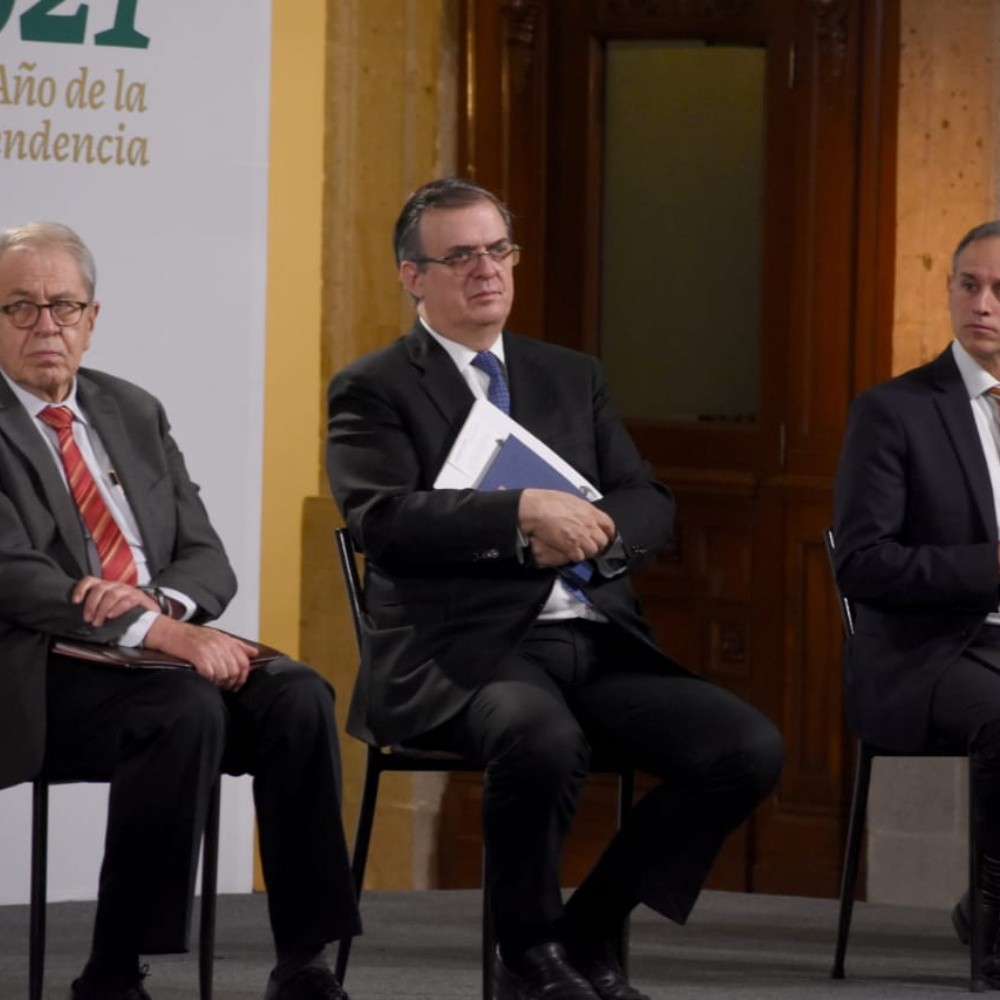 Ssa promotes the use of covers with photo of Alcocer, López-Gatell and Ebrard without it