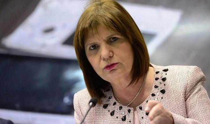 translated from Spanish: They target Bullrich for the delivery of military weaponry to Bolivia