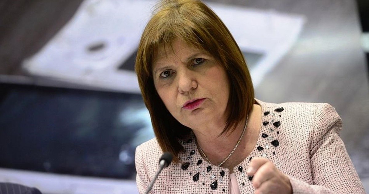 They target Bullrich for the delivery of military weaponry to Bolivia
