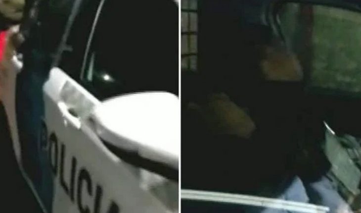 translated from Spanish: Video: he caught two policemen sleeping in the patrol car in Ituzaingó