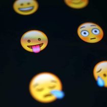 World emoji day: a complement born for digital communication