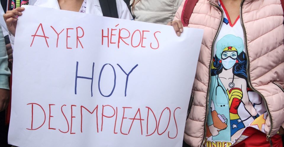 Yesterday heroes, today unemployed: Citibanamex doctors protest