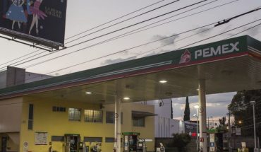 translated from Spanish: Price of gasoline and diesel in Mexico today, August 26, 2021