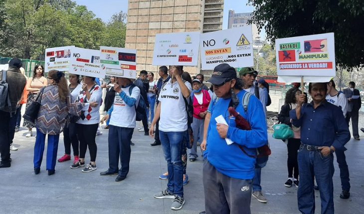 Antivacunas protestan en Salud con dichos falsos sobre la pandemia