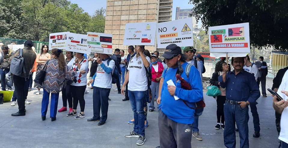 Antivacunas protestan en Salud con dichos falsos sobre la pandemia