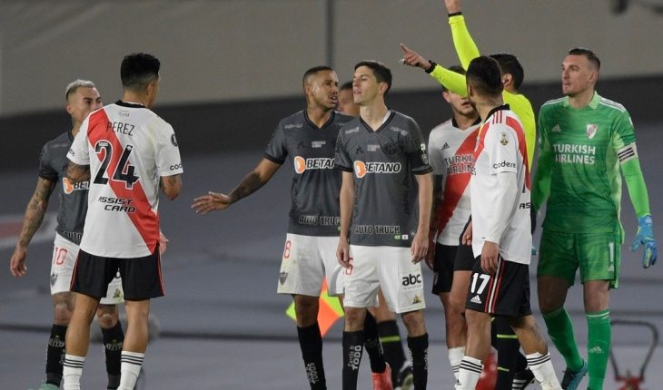 Atlético Mineiro apeló la roja de Nacho Fernández y pide su anulación