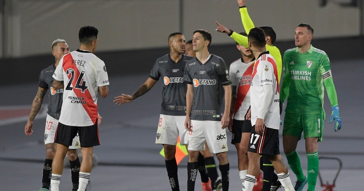 Atlético Mineiro apeló la roja de Nacho Fernández y pide su anulación