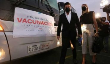 Caravana de vacunación COVID sale de Nuevo León rumbo a Texas