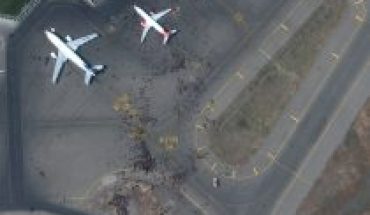 EE.UU.: encuentran restos humanos en tren de aterrizaje de avión procedente de Kabul