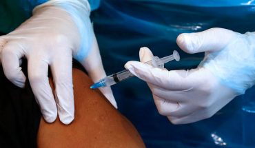 EE.UU. planea requerir que visitantes extranjeros estén completamente vacunados contra el Covid-19