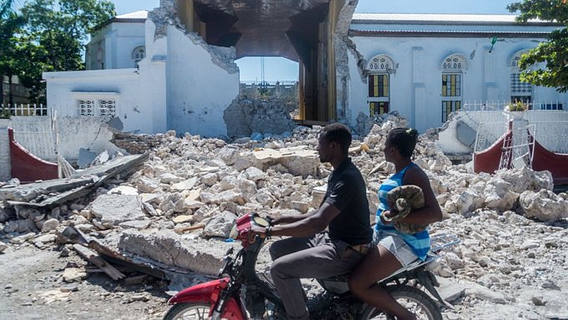 Haití eleva a 1.297 la cifra muertes por el terremoto y se apronta a recibir fuerte tormenta tropical