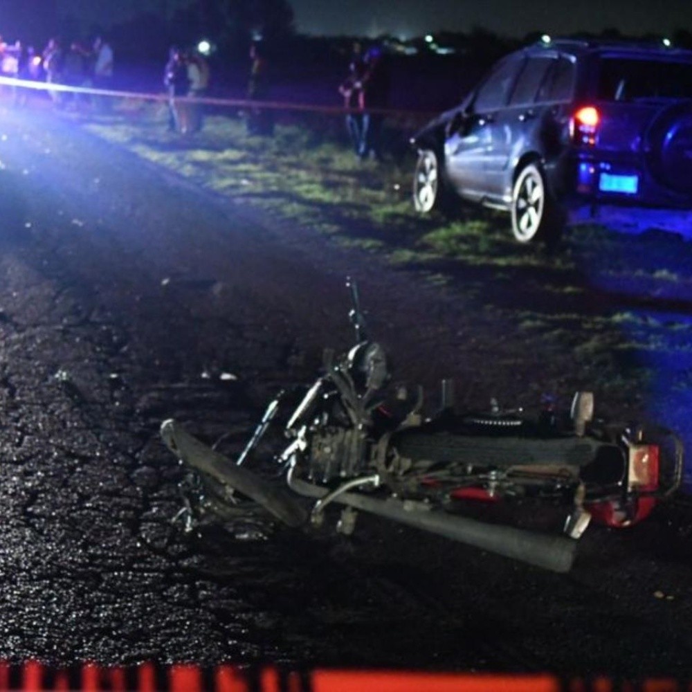 Motociclista choca contra una camioneta y muere en Eldorado, Culiacán