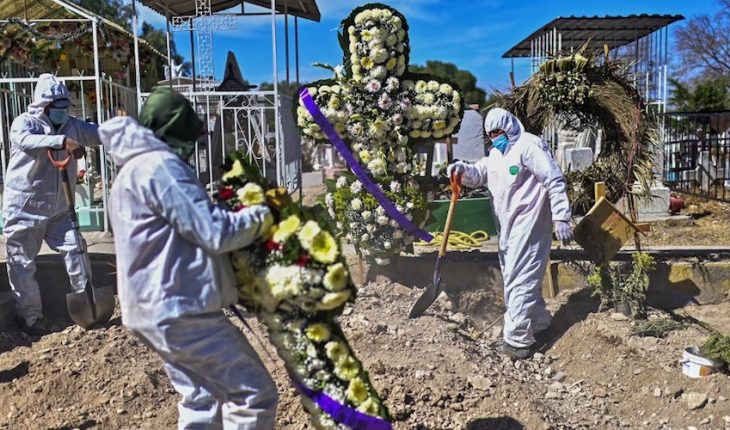 Mueren 52.9% más personas en México durante la pandemia: Inegi