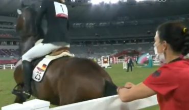 [VIDEO] Entrenadora fue descalificada de los JJ.OO. de Tokio por golpear a caballo que se rehusó a saltar