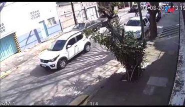 Video: Violento robo a una mujer en Ramos Mejía: logró escapar de un delincuente, pero la atrapó otro