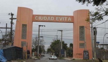translated from Spanish: An alleged thief was shot in Ciudad Evita