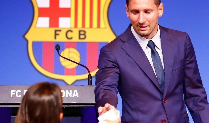 translated from Spanish: Antonela Roccuzzo’s touching gesture during Lionel Messi’s conference