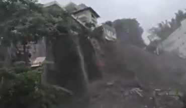 translated from Spanish: Catch landslide on beach in Puerto Vallarta, Jalisco