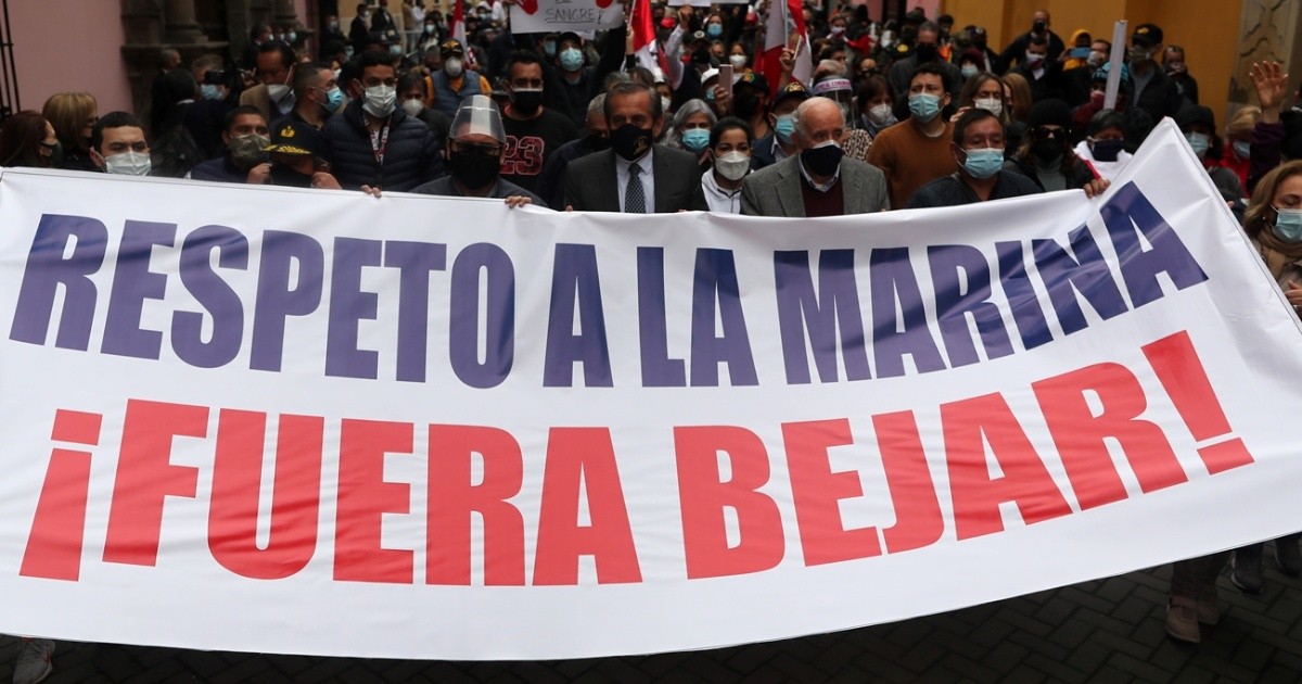 Peru: days before a key vote, Pedro Castillo's foreign minister resigned