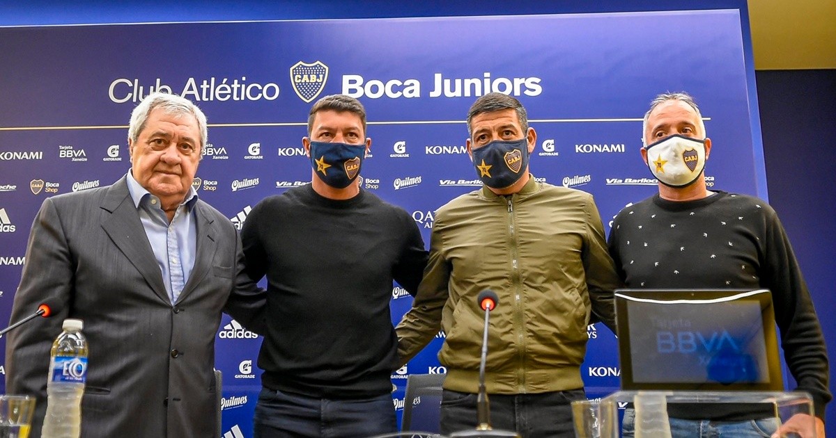 Sebastián Battaglia was introduced as boca's new coach