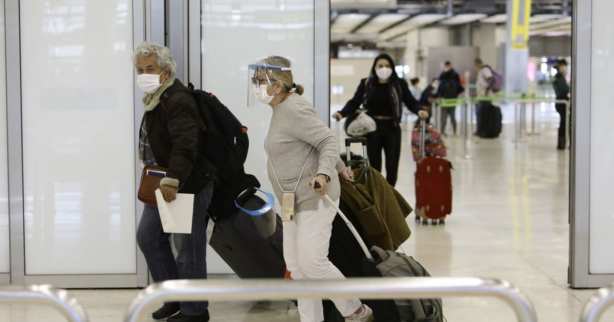 Spain lifts mandatory quarantine for Argentines