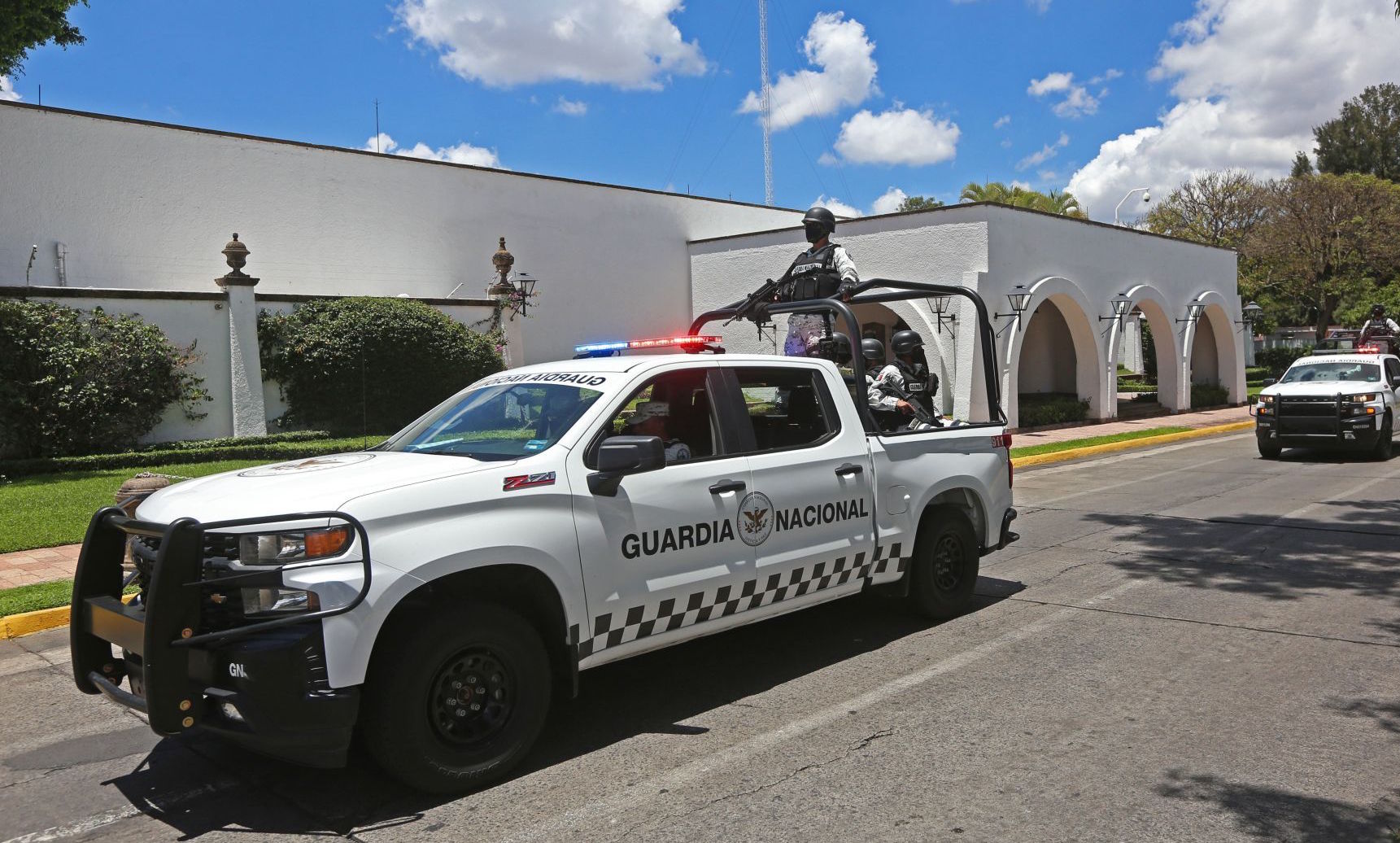 State police commit suicide in rest area attached to Casa Jalisco