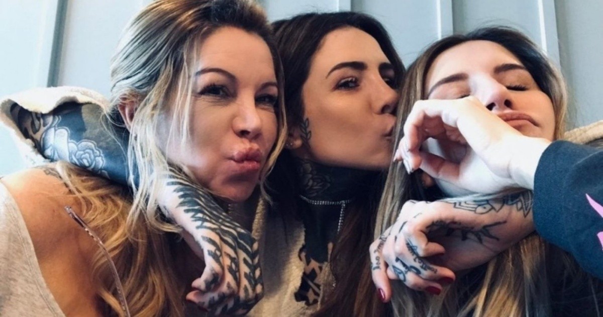 The new and significant tattoo of Candelaria Tinelli, after the discharge of her mother