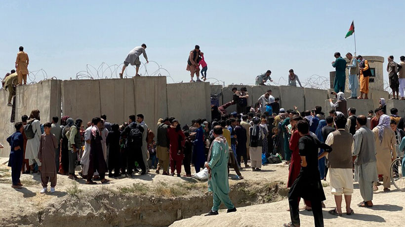 Thousands of desperate people unleash chaos at Kabul airport