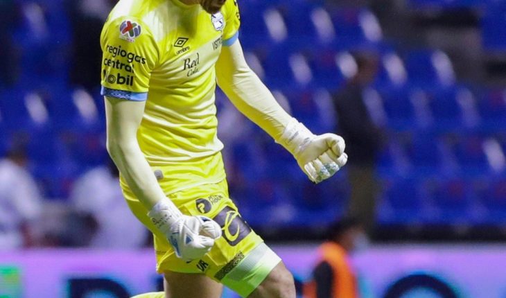 Antony Silva jugando para el Puebla e inamovible con Paraguay