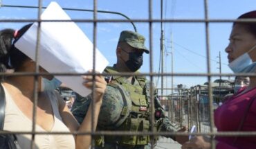 Cárcel de Ecuador acordonada por militares tras motín que deja 30 muertos