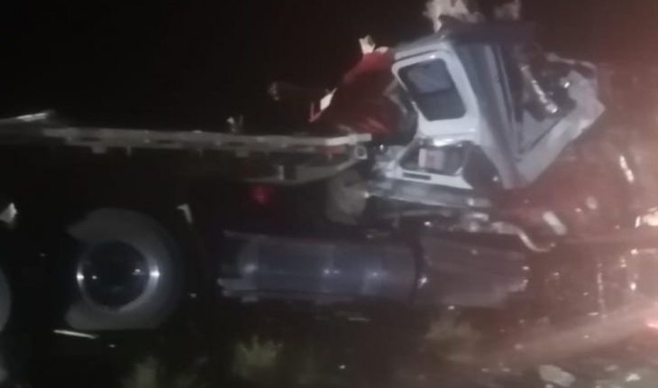 Choque entre autobús y tráiler deja 16 personas muertas en Sonora