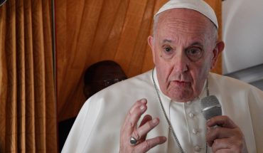 ‘Estoy vivo, aunque algunos me querían muerto’, bromea el papa Francisco